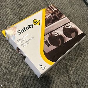 Brand New Safety 1st Stove Knob Covers for Baby Proofing